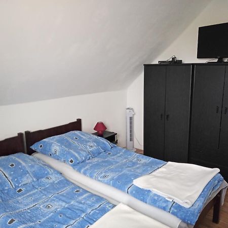 Borostyan Vendeghaz Apartment Balatonkeresztúr Exterior foto